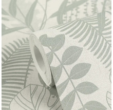 Een rol behang met bladmotief.