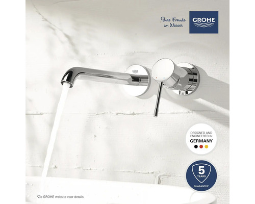 Verchroomde wastafelmengkraan met waterstraal en Grohe logo