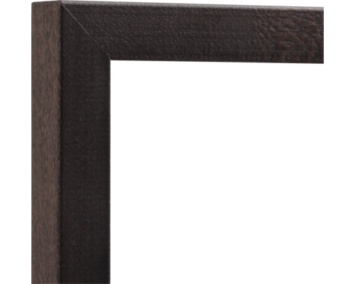 Detailopname van een donkere houten fotolijst