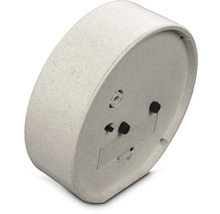 Achterkant van een quartz klok met instelknoppen