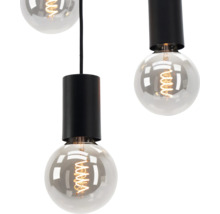 Close-up van een hanglamp met gloeilampen