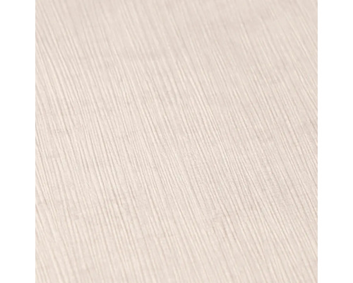 Vliesbehang met een fijne lineaire structuur.