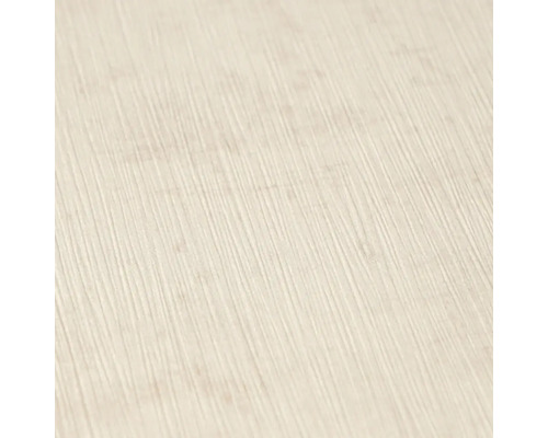 Detailweergave van een lichtbeige gestructureerd vliesbehang met fijne verticale lijnen.