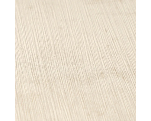 Detailopname van behang met een verticale lijnstructuur en fijne korrel.