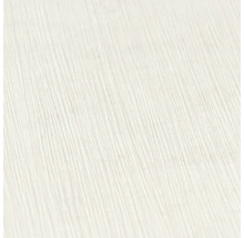 Wit behang met fijne verticale structuur