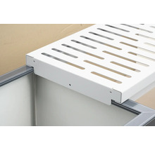 Spoelonderkast met uittrekbare mand en wit inhangmandje