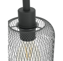 Detailopname van een hanglamp met draadkap