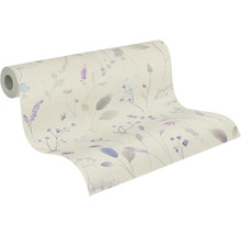 Vliesbehang met floraal patroon van grassen en lila bloemen in aquareloptiek op gestructureerd oppervlak.