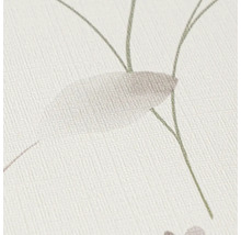 Detailopname van vliesbehang met linnenstructuur en een botanisch patroon van groene stelen en grijze bladeren.