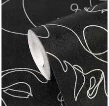 Getextureerde behangrol in zwart met een zilverkleurig bloemenpatroon.