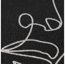 Detail van gestructureerd behang met een abstract metallic lijnpatroon.