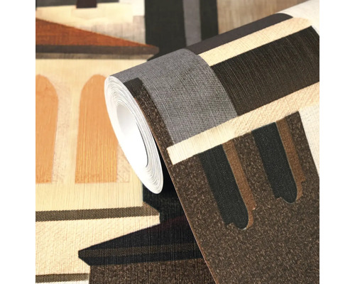 Rol getextureerd vliesbehang met abstract architectonisch patroon van gebouwen en bogen in bruin, beige, grijs en terracotta.