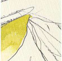 Detailopname van een getextureerd behang met verticale ribbels, een limoengroen vlak en donkere handgetekende lijnen.