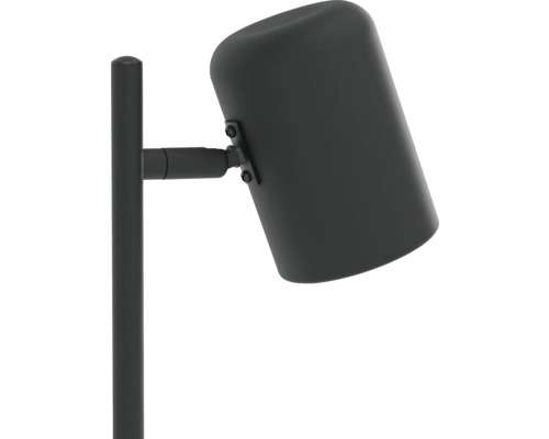 Buitenlamp op een paal voor tuinverlichting