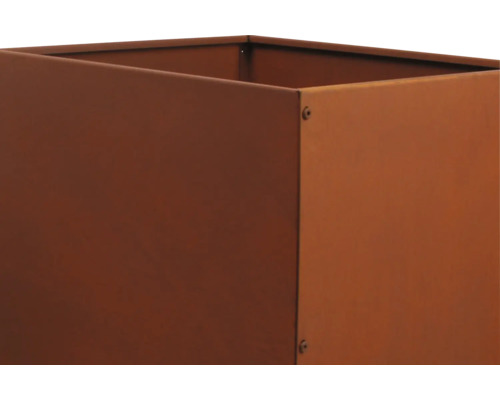 Vierkante plantenbak van metaal