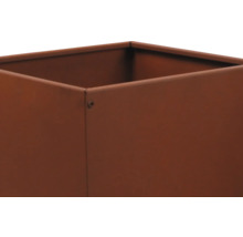 Vierkante plantenbak van metaal