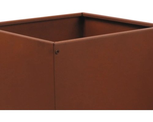 Vierkante plantenbak van metaal