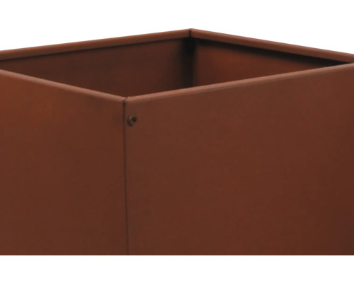 Vierkante plantenbak van metaal