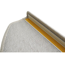 Detail van een trapmat met bevestigingsstrip