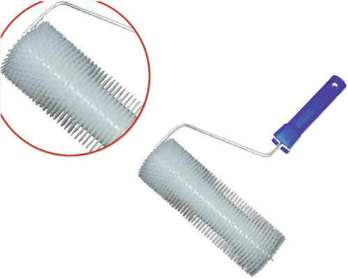 Prikroller met blauwe handgreep voor het ontluchten van epoxyharsvloeren