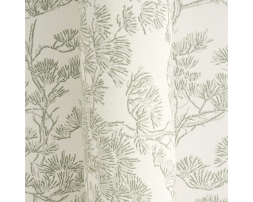 Vliesbehang met dennentakpatroon in lichtgrijs.