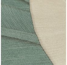 Vliesbehang met fijne linnenstructuur en geometrisch patroon in groen en beige.