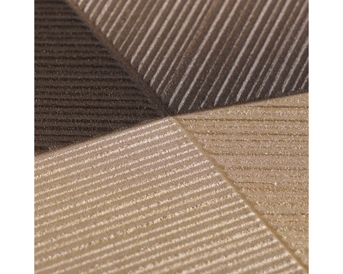 Close-up van een gestructureerd behang met streepjesmotief