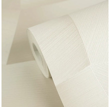 Rol behang met een geometrisch reliëfpatroon van diagonale lijnen die driehoeken vormen.