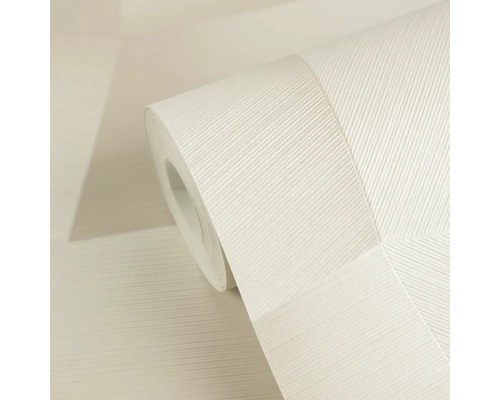 Rol behang met een geometrisch reliëfpatroon van diagonale lijnen die driehoeken vormen.