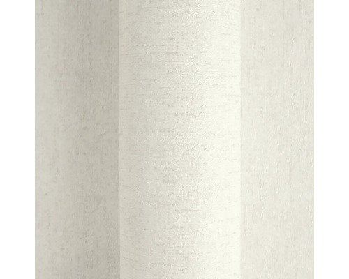 Gestructureerd vliesbehang in crèmewit met brede verticale strepen en een fijne nerf.