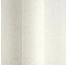 Gestreept behang in crème met subtiele textuur.