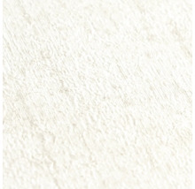 Detailopname van wit behang met een gestructureerd oppervlak en diagonaal reliëf.