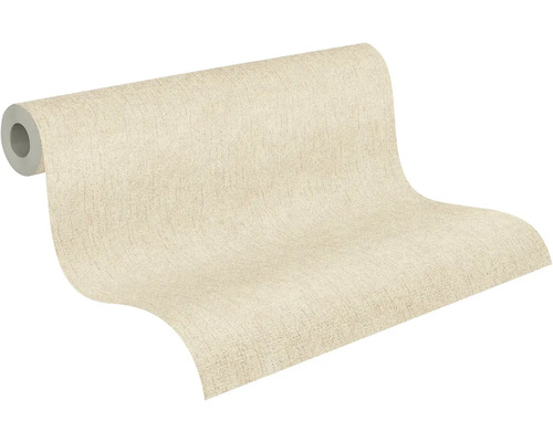 Gedeeltelijk afgerolde behangrol met een crèmekleurig gestructureerd oppervlak en fijne verticale lijnen.