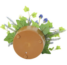 Onderaanzicht van een bloempot met kunstplanten