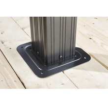 Detail van een paviljoenbevestiging op een houten vloer