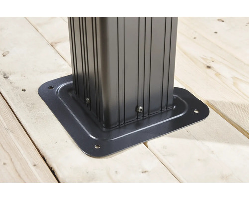 Detail van een paviljoenbevestiging op een houten vloer