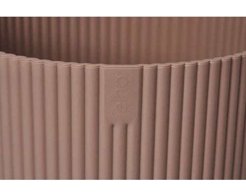 Detailopname van een geribbelde plantenbak