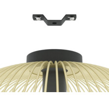 Plafondlamp met lampenkap van latten en plafondbeugel