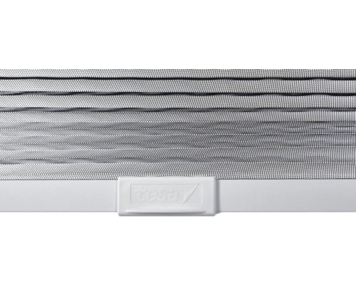 tesa insectenhor plissé met tesa Logo op de rail.