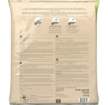 Achterkant van een zak Pokon Bio Gazonmest met gebruiksaanwijzing in drie stappen, ingrediëntenlijst en Pokon Logo. Nettogewicht 8,4 kilogram.