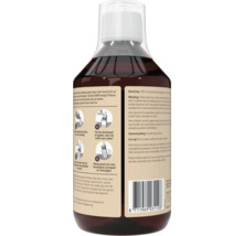 Achteraanzicht van een bruine fles Pokon Bio Kuur met gebruiksaanwijzing inclusief illustraties, dosering en barcode.