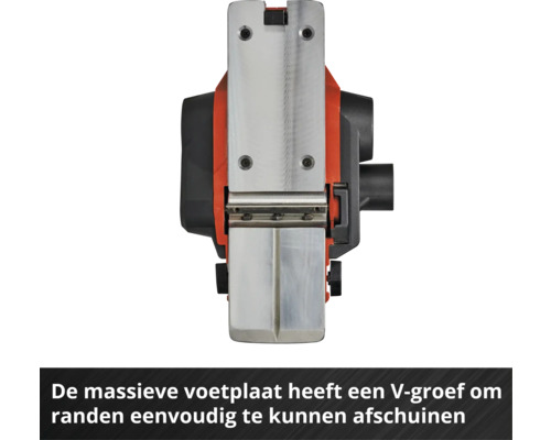 Onderaanzicht van een elektrische schaafmachine met een metalen voetplaat voorzien van een V-groef voor het afschuinen van randen.