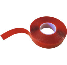 Rol dubbelzijdige montageband met rode beschermfolie en transparante kleeflaag.