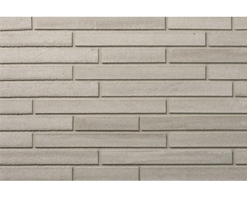 Grijze lange steenstrips in verspringend patroon met een gestructureerd oppervlak voor wandafwerking.