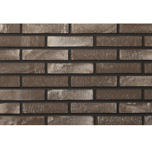 Gestructureerde steenstrips in bruin en grijs met donkere voegen.