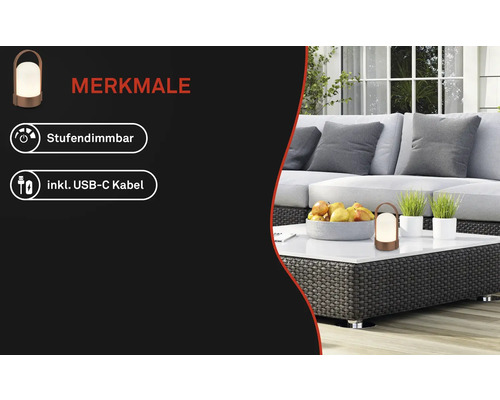 Draagbare LED-buitenlamp op een loungetafel met kenmerken zoals stapsgewijs dimbaar en inclusief USB-C-kabel.