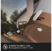 Detailweergave van een lamp met USB-C-oplaadpoort en een 0,5 meter lange oplaadkabel.