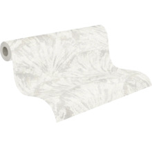 Vliesbehang met abstract bladpatroon in lichte tinten, licht gestructureerd.