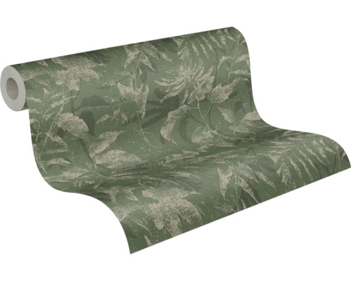 Rol behang met botanisch blad- en bloempatroon in groen en beige.