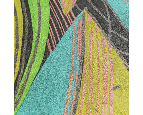 Detailopname van gestructureerd vliesbehang met abstract grafisch patroon en metalen accenten.